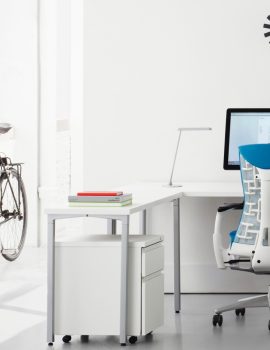 Herman Miller Embody blau im Homeoffice